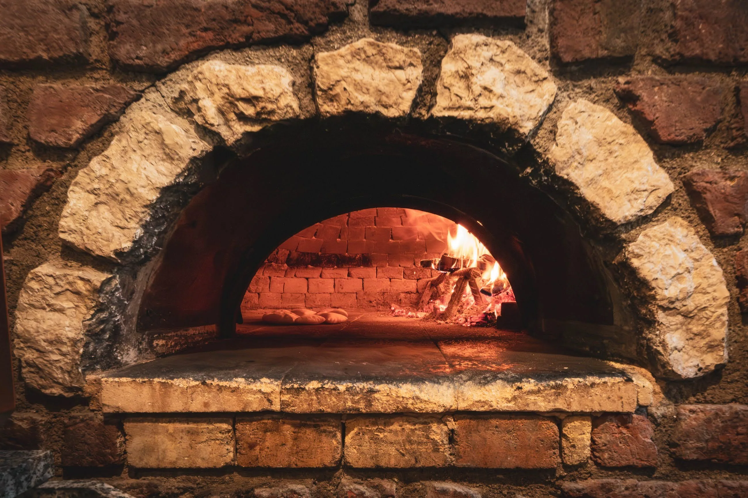 Fuoco nel forno a legna